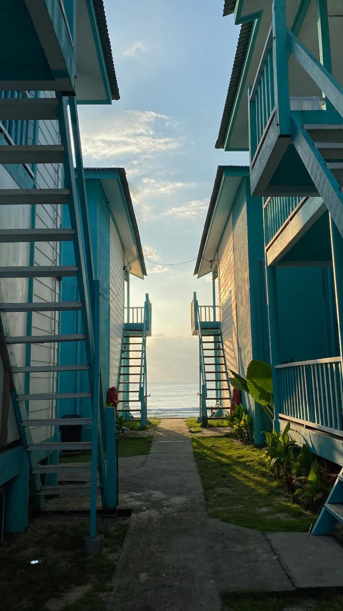 Pondok Beach Shack Kampong Juara Bagian luar foto